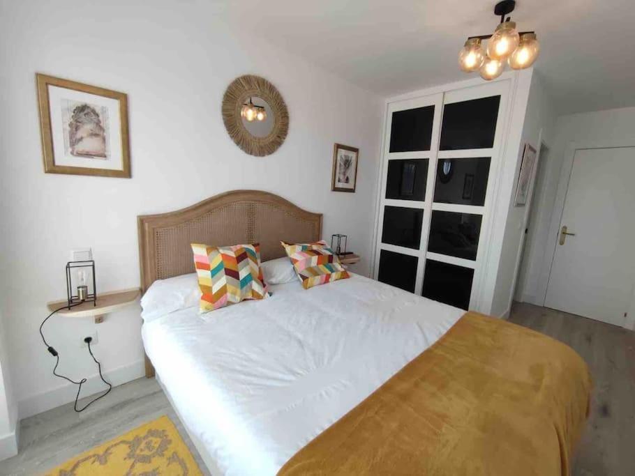 Exclusivo Apartamento Con Aparcamiento Gratuito Laredo Eksteriør billede